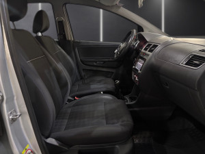 VOLKSWAGEN Fox 1.6 4P COMFORTLINE FLEX