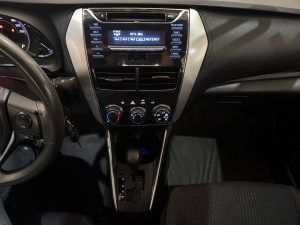 Yaris Sedan 1.5 16V 4P FLEX XL LIVE MULTIDRIVE AUTOMÁTICO CVT