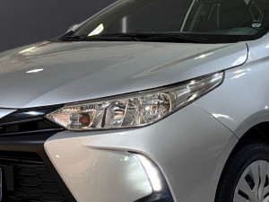 TOYOTA Yaris Sedan 1.5 16V 4P FLEX XL LIVE MULTIDRIVE AUTOMÁTICO CVT