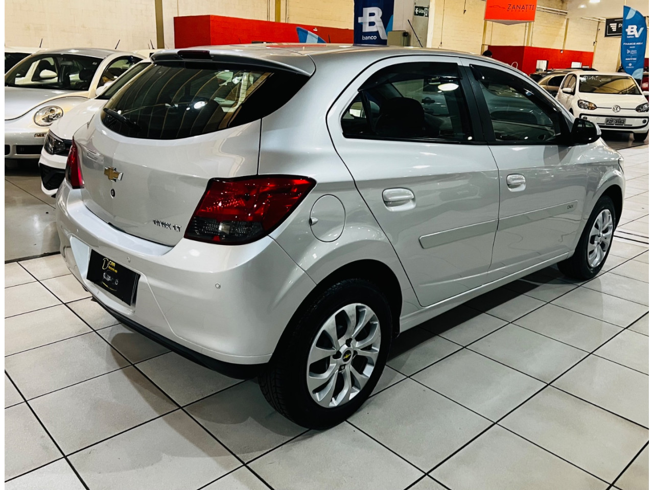 Onix Hatch 1.4 4P FLEX LT AUTOMÁTICO