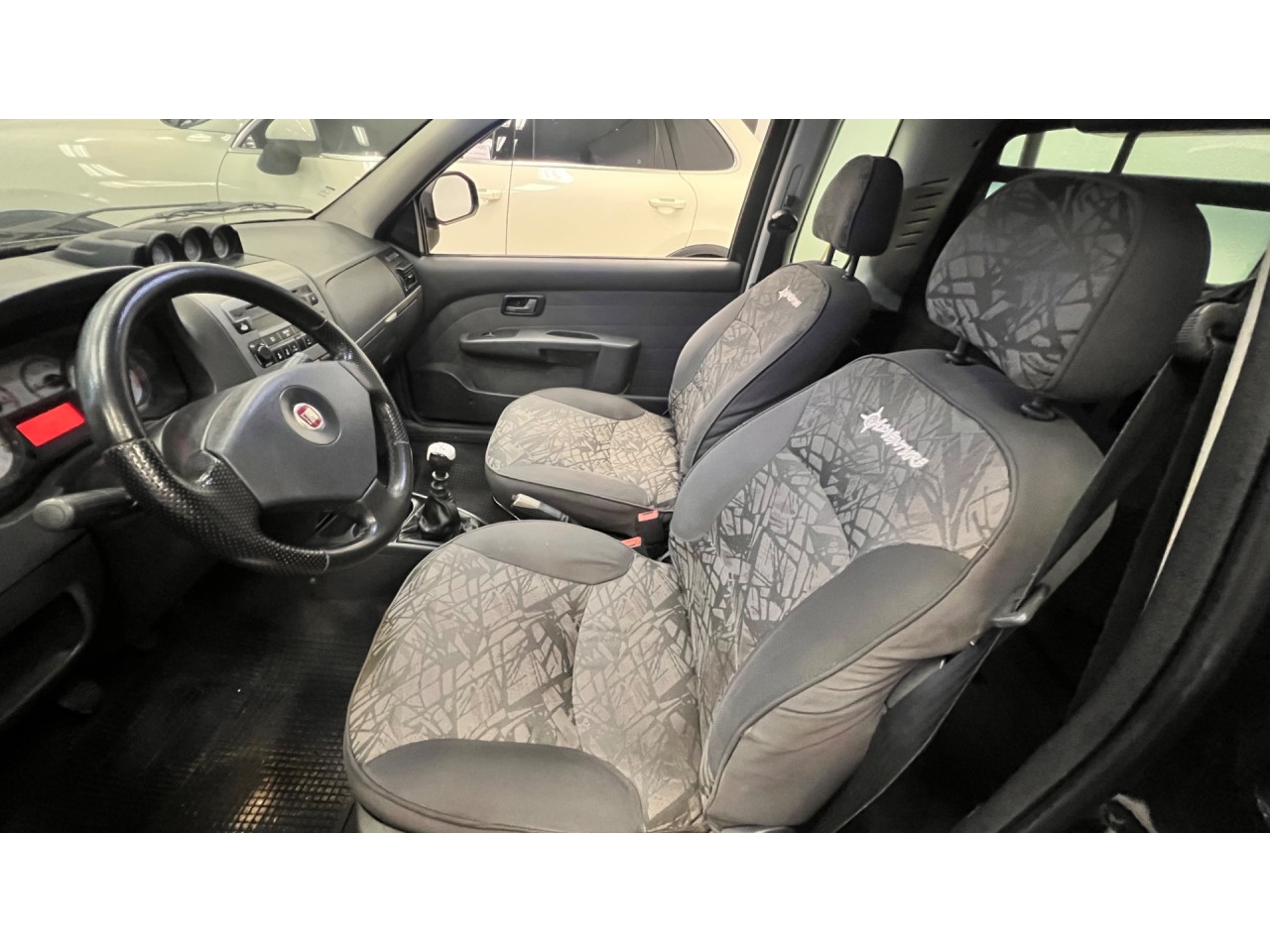 Strada 1.8 16V FLEX ADVENTURE CABINE ESTENDIDA