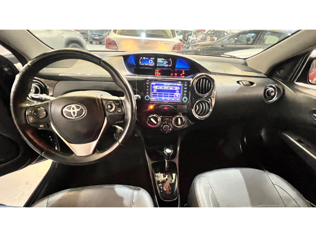 Etios Hatch 1.5 16V 4P FLEX PLATINUM AUTOMÁTICO