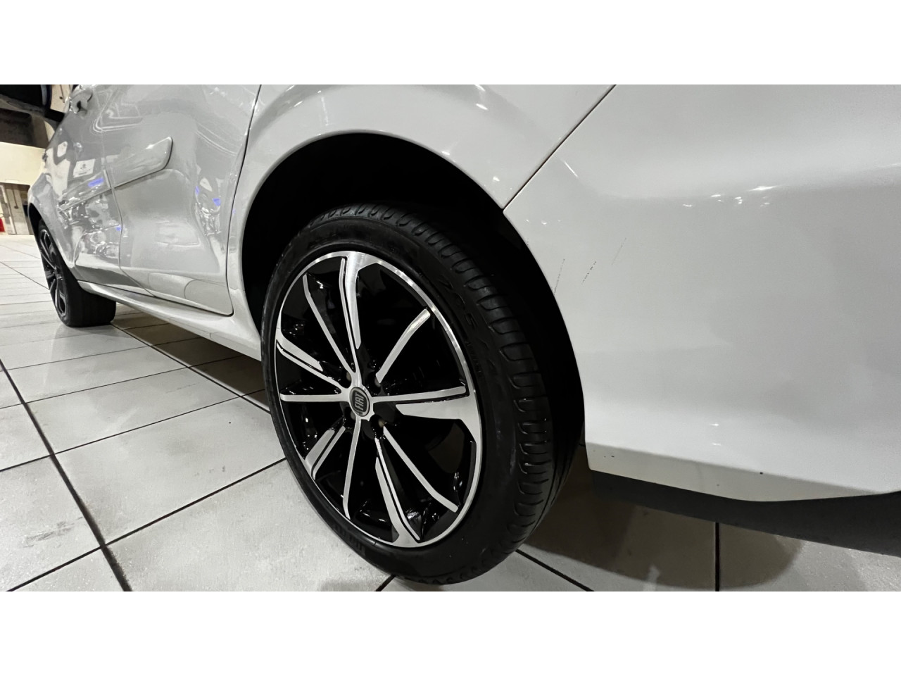 Cronos 1.8 4P FLEX HGT AUTOMÁTICO