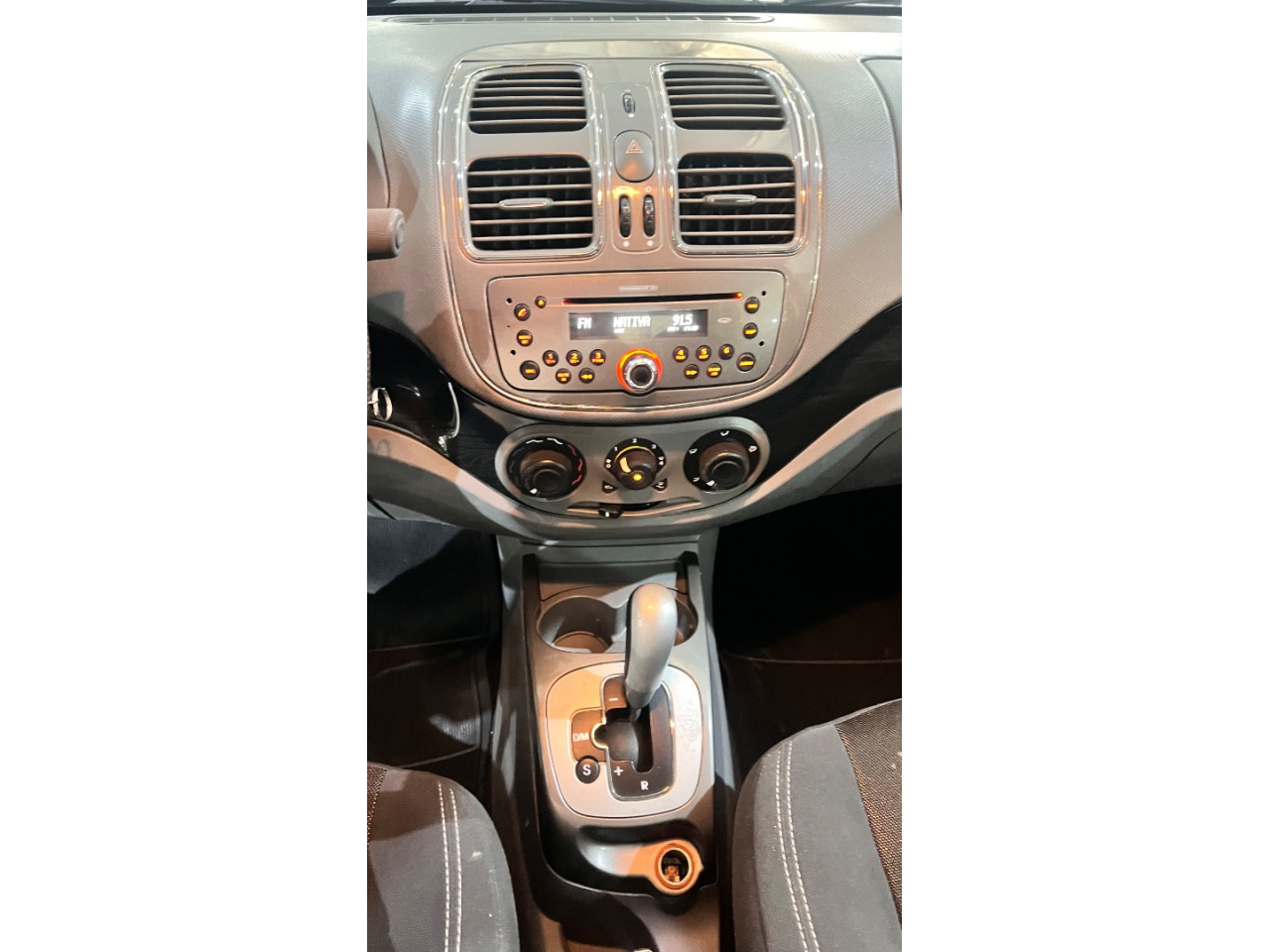 Grand Siena 1.6 16V 4P FLEX ESSENCE DUALOGIC AUTOMATIZADO