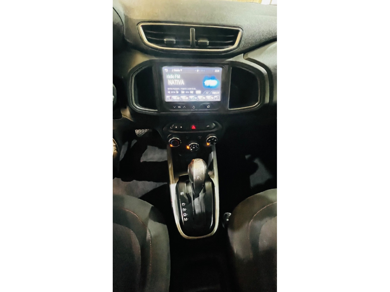 Onix Hatch 1.4 4P FLEX LT AUTOMÁTICO