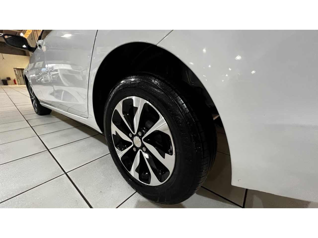 Onix Sedan 1.0 4P FLEX LT