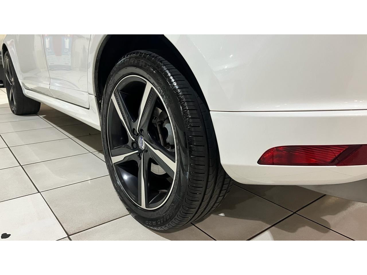 XC60 2.0 4P T6 R DESIGN TURBO AUTOMÁTICO