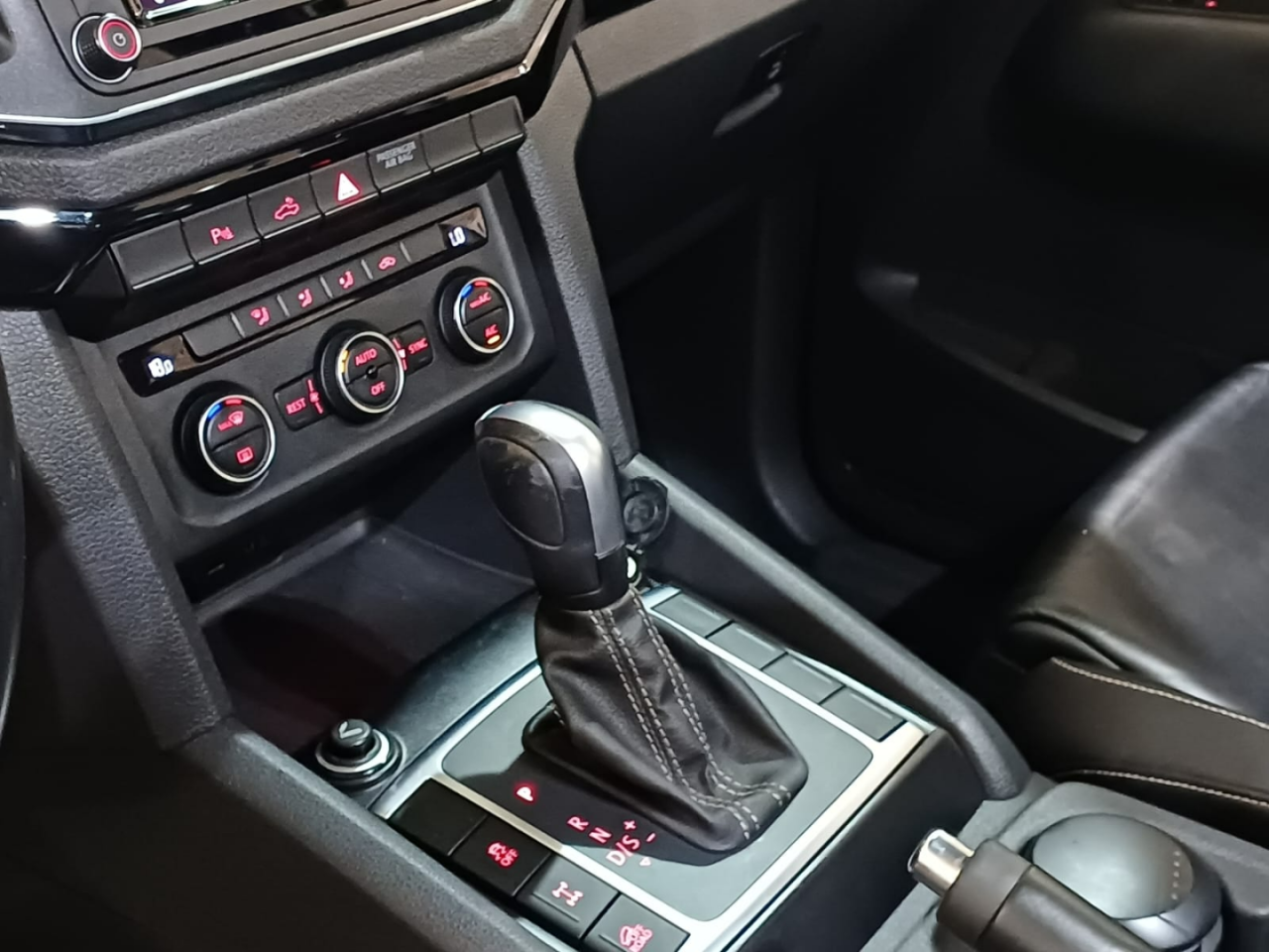 Amarok 3.0 V6 CABINE DUPLA HIGHLINE EXTREME 4X4 TURBO INTERCOOLER AUTOMÁTICO