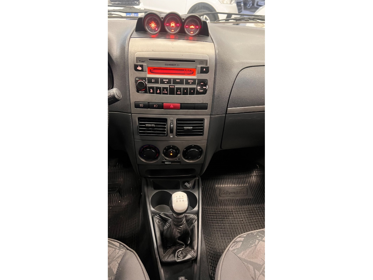 Strada 1.8 16V FLEX ADVENTURE CABINE ESTENDIDA