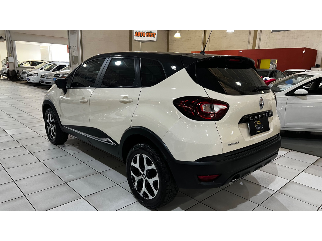 Captur 1.6 16V 4P FLEX SCE LIFE X-TRONIC CVT