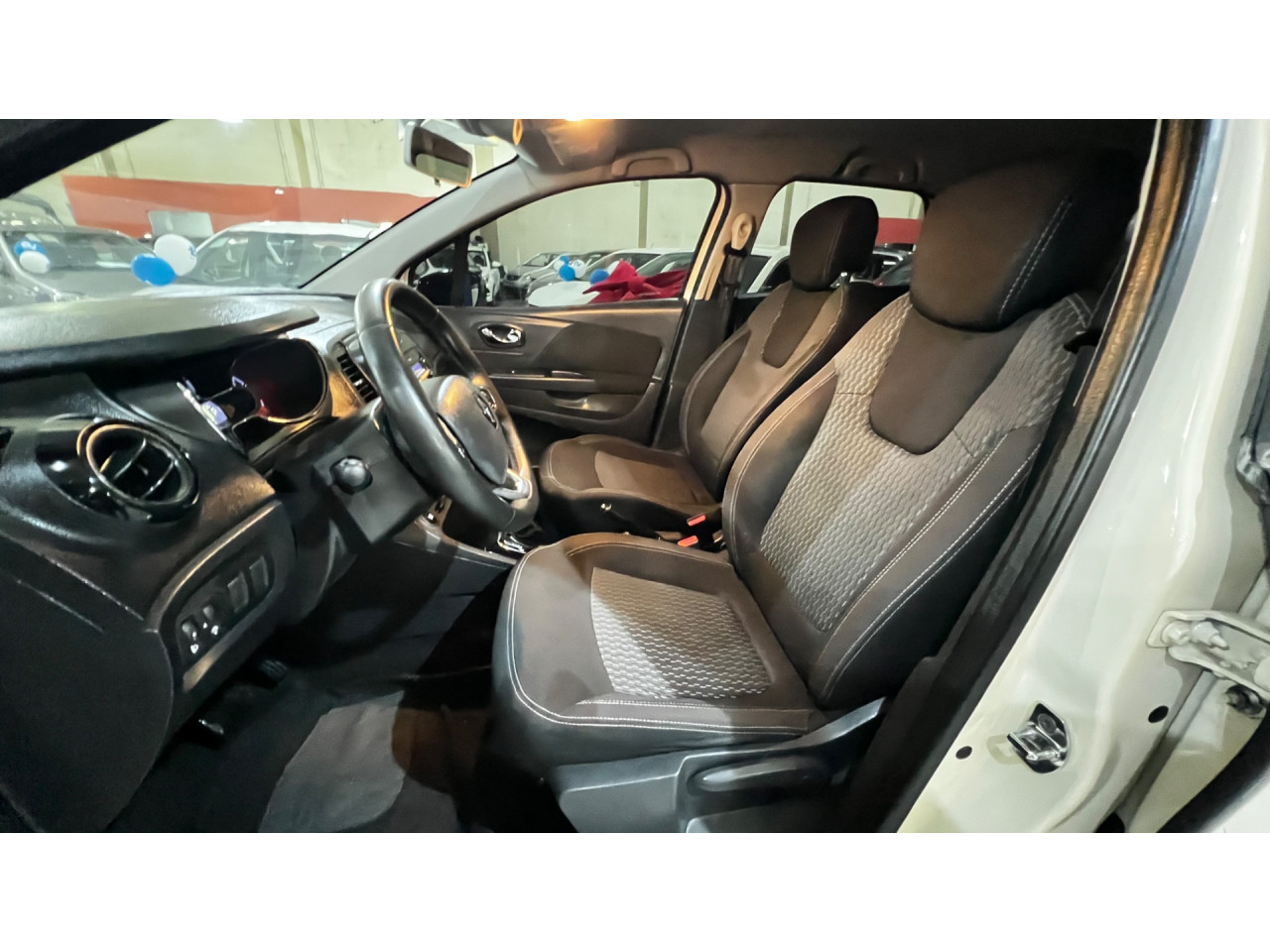 Captur 1.6 16V 4P FLEX SCE LIFE X-TRONIC CVT