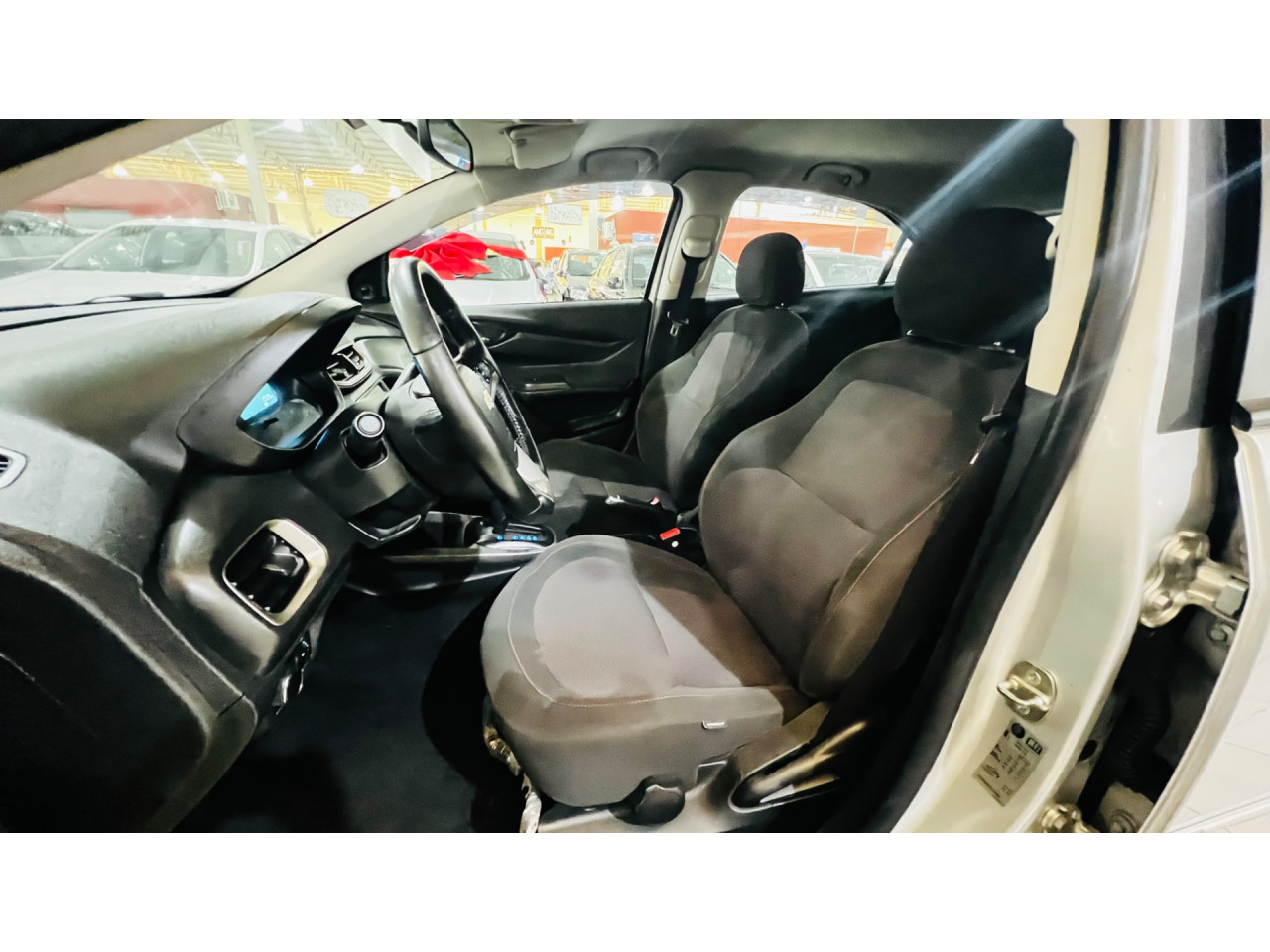 Onix Hatch 1.4 4P FLEX LT AUTOMÁTICO