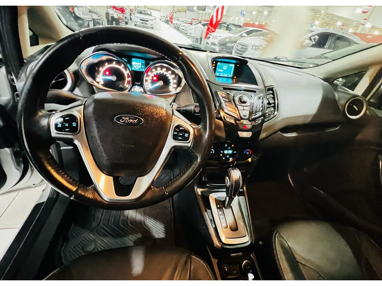 Fiesta Sedan 1.6 4P FLEX TITANIUM POWERSHIFT AUTOMÁTICO