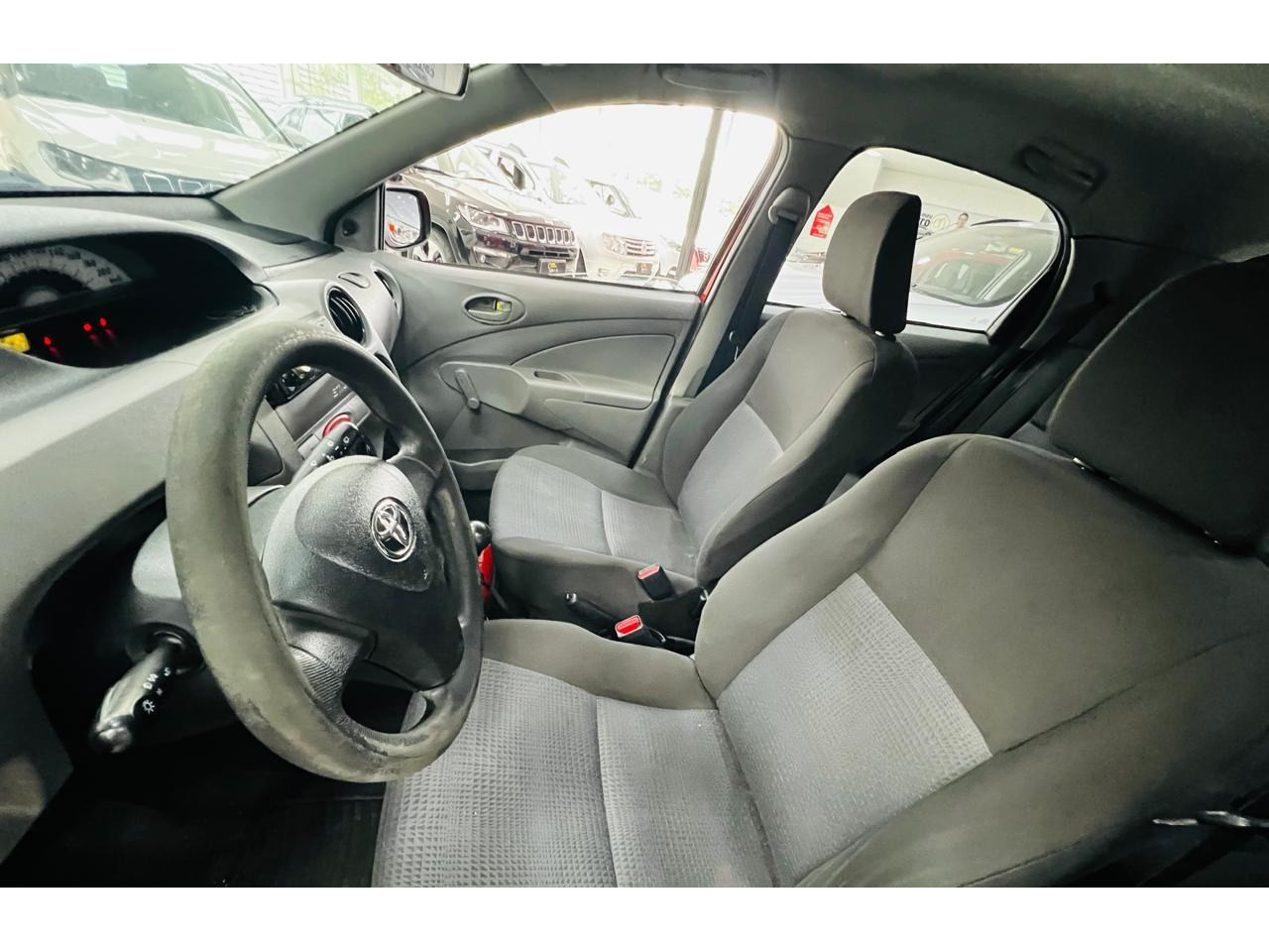 Etios Hatch 1.3 16V 4P FLEX X