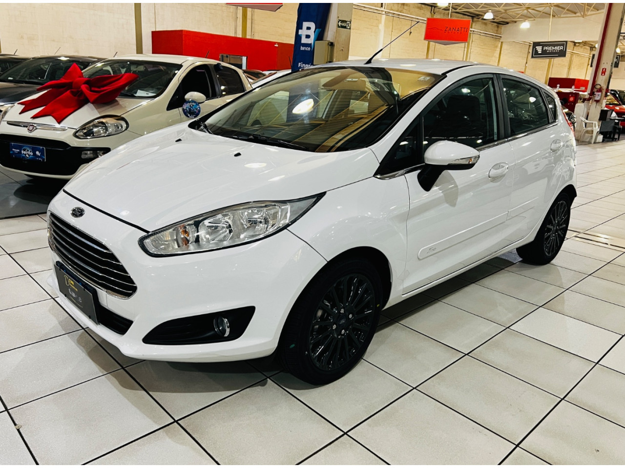Fiesta Hatch 1.6 16V 4P FLEX TITANIUM POWERSHIFT AUTOMÁTICO
