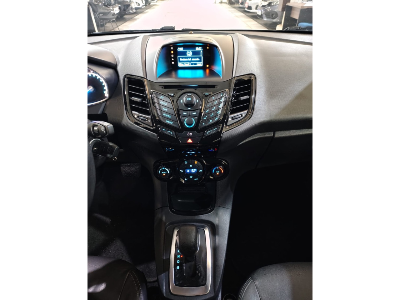 Fiesta Hatch 1.6 16V 4P FLEX TITANIUM POWERSHIFT AUTOMÁTICO