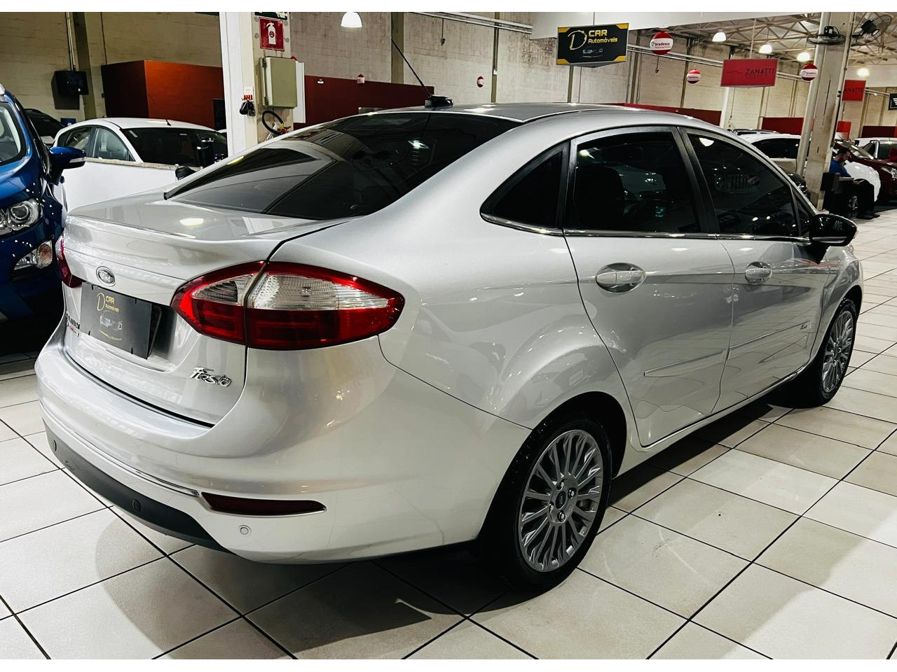 Fiesta Sedan 1.6 4P FLEX TITANIUM POWERSHIFT AUTOMÁTICO