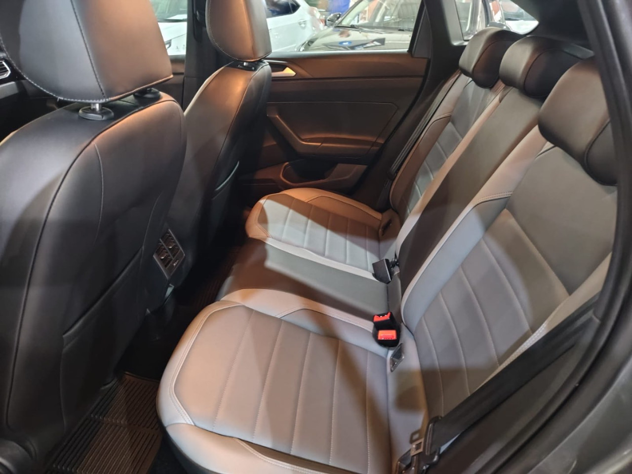 Nivus 1.0 4P FLEX 200 TSI HIGHLINE TURBO AUTOMÁTICO