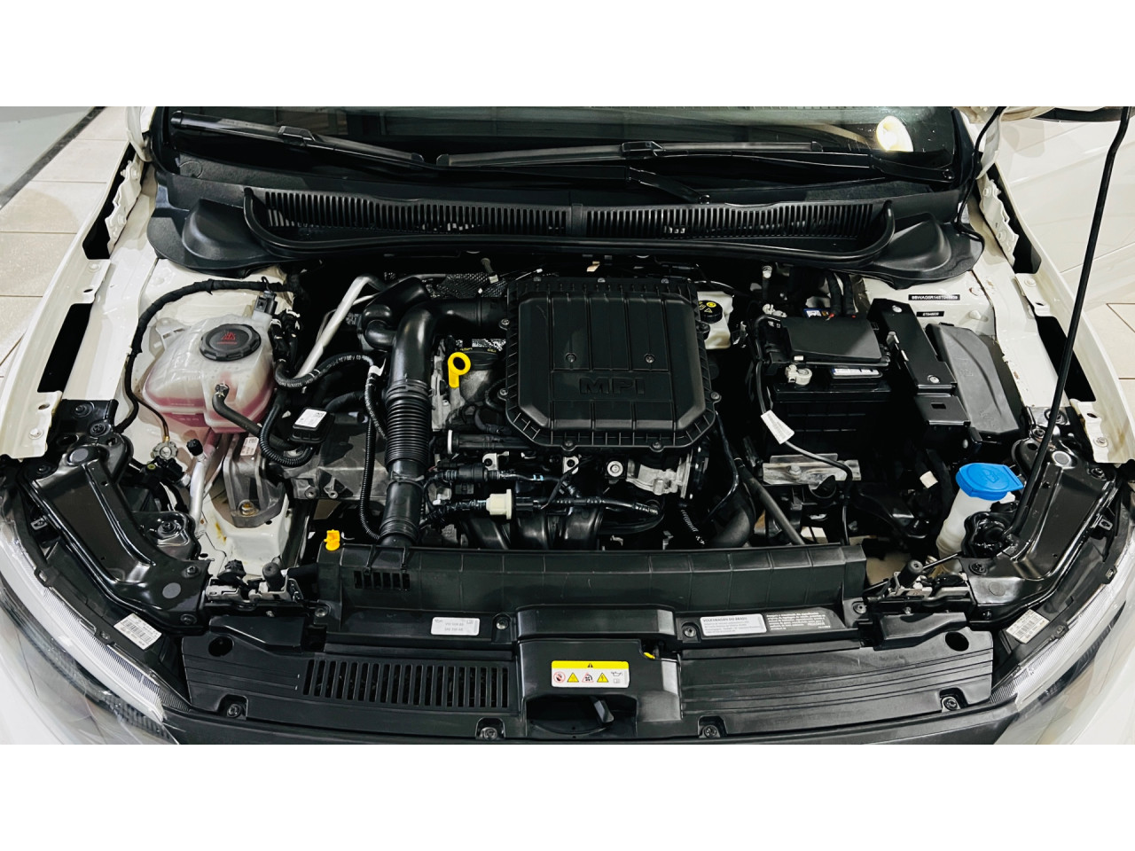 Polo Hatch 1.0 4P MPI TRACK