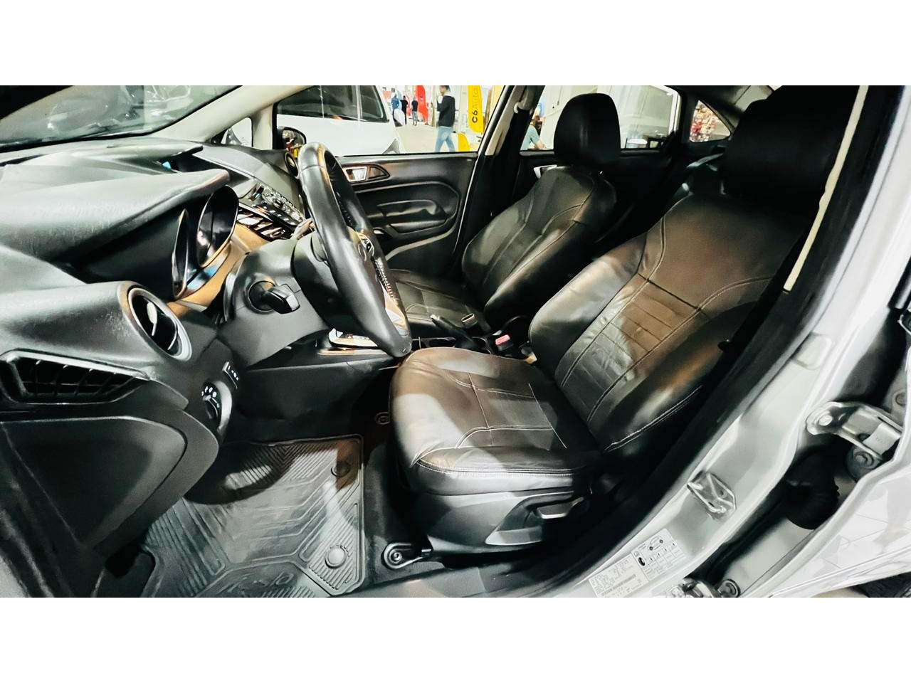 Fiesta Sedan 1.6 4P FLEX TITANIUM POWERSHIFT AUTOMÁTICO
