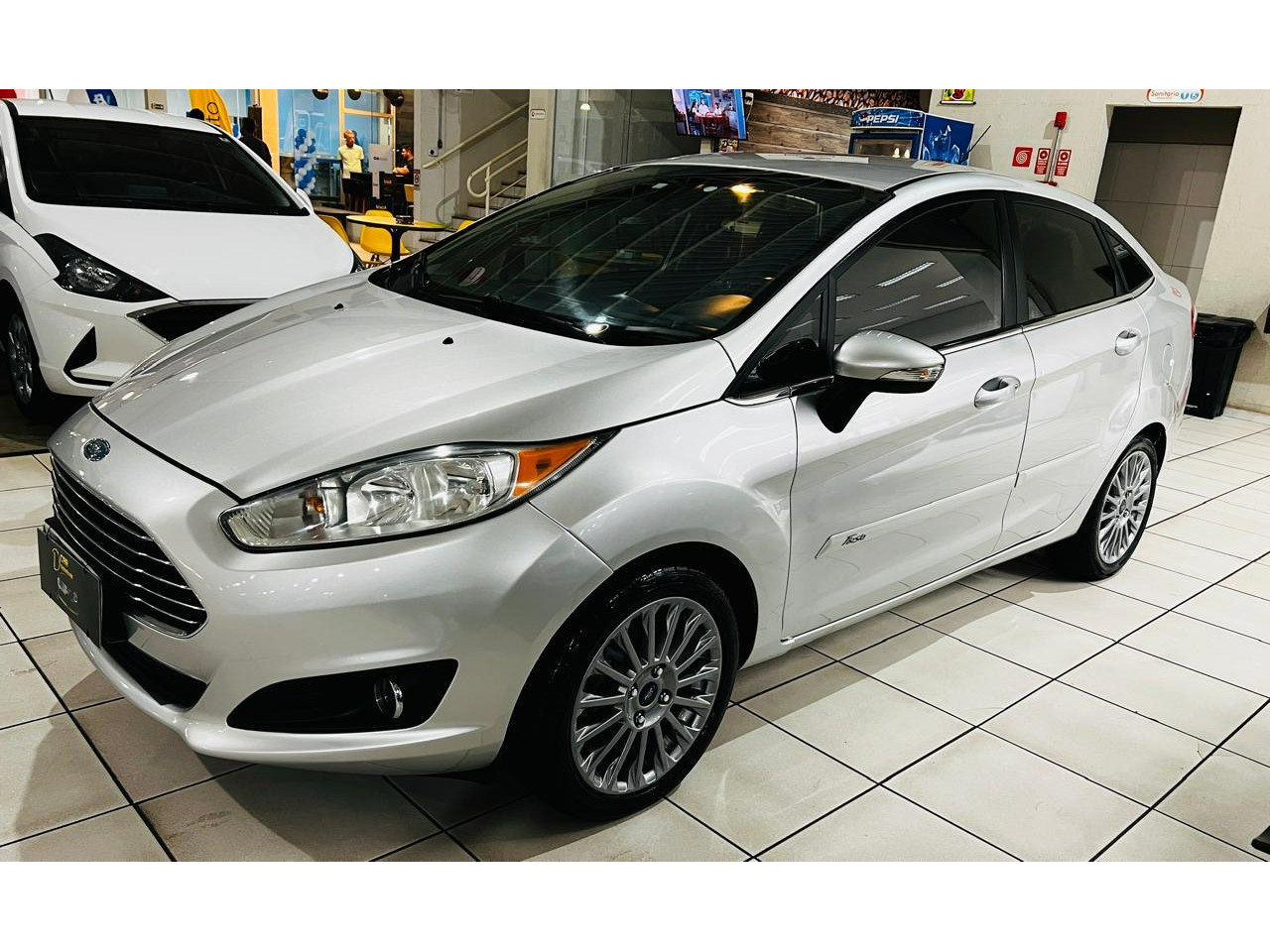 Fiesta Sedan 1.6 4P FLEX TITANIUM POWERSHIFT AUTOMÁTICO