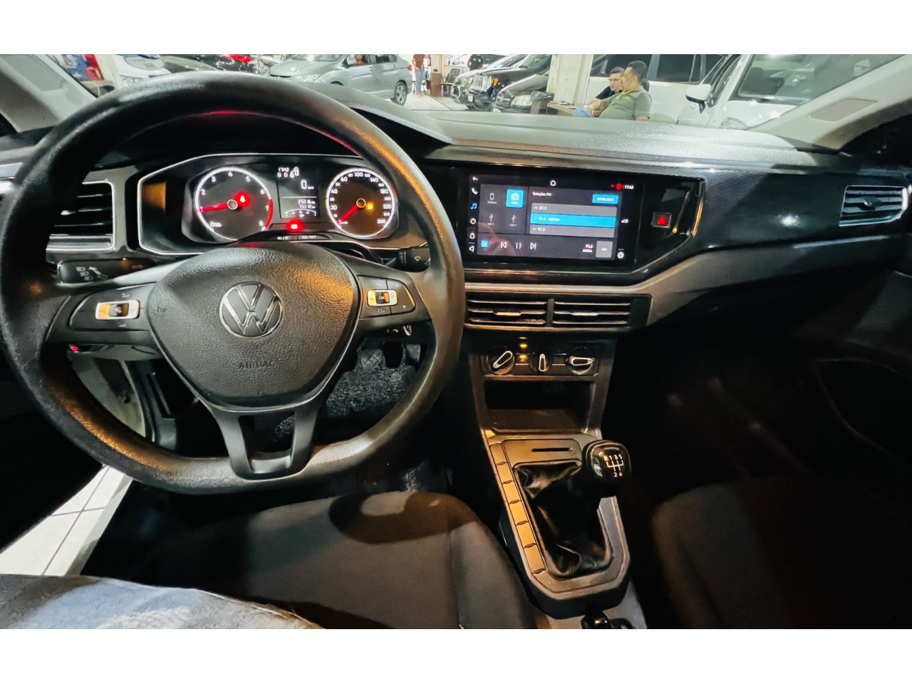 Polo Hatch 1.0 4P MPI TRACK