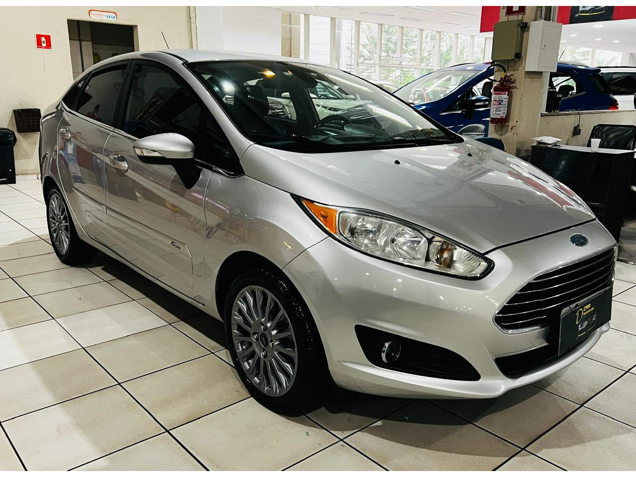 Fiesta Sedan 1.6 4P FLEX TITANIUM POWERSHIFT AUTOMÁTICO