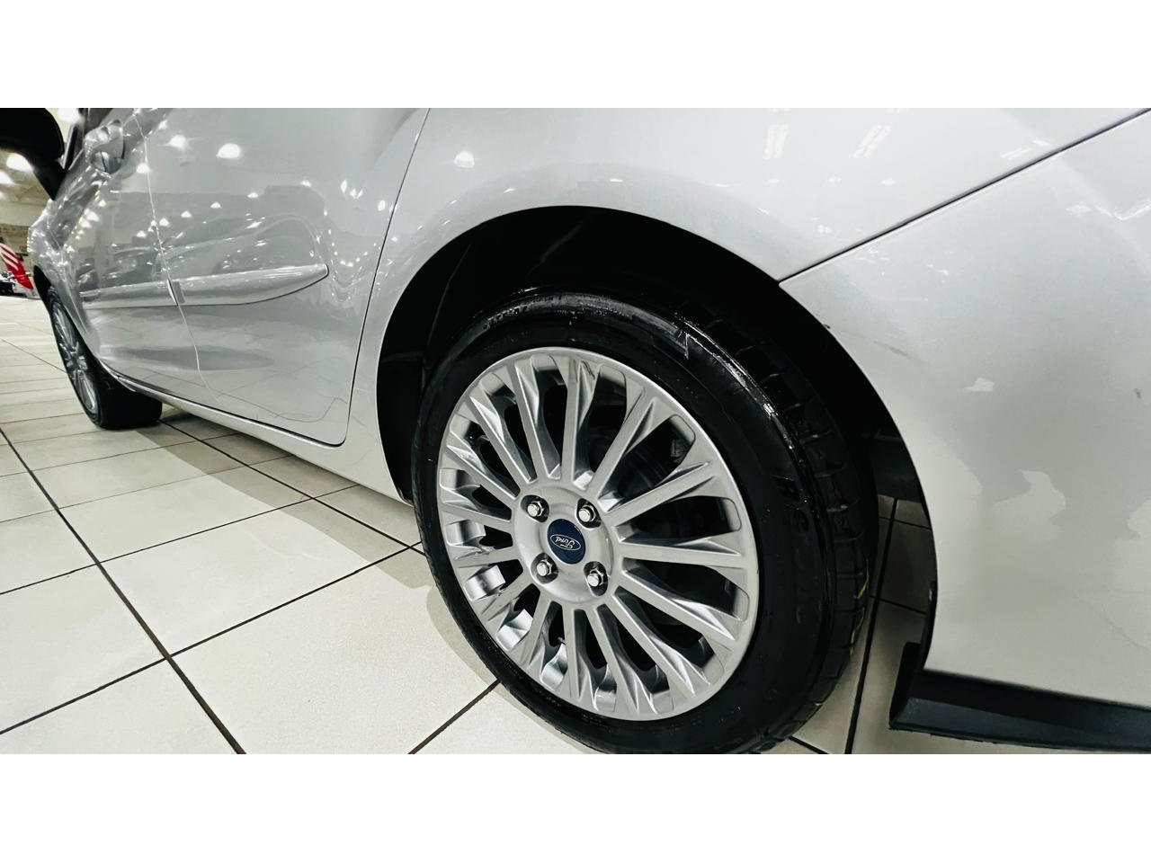 Fiesta Sedan 1.6 4P FLEX TITANIUM POWERSHIFT AUTOMÁTICO