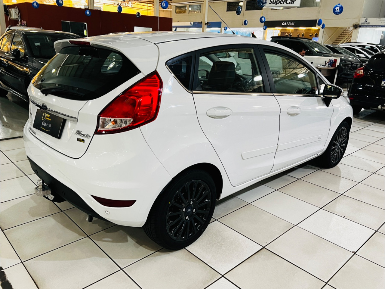 Fiesta Hatch 1.6 16V 4P FLEX TITANIUM POWERSHIFT AUTOMÁTICO