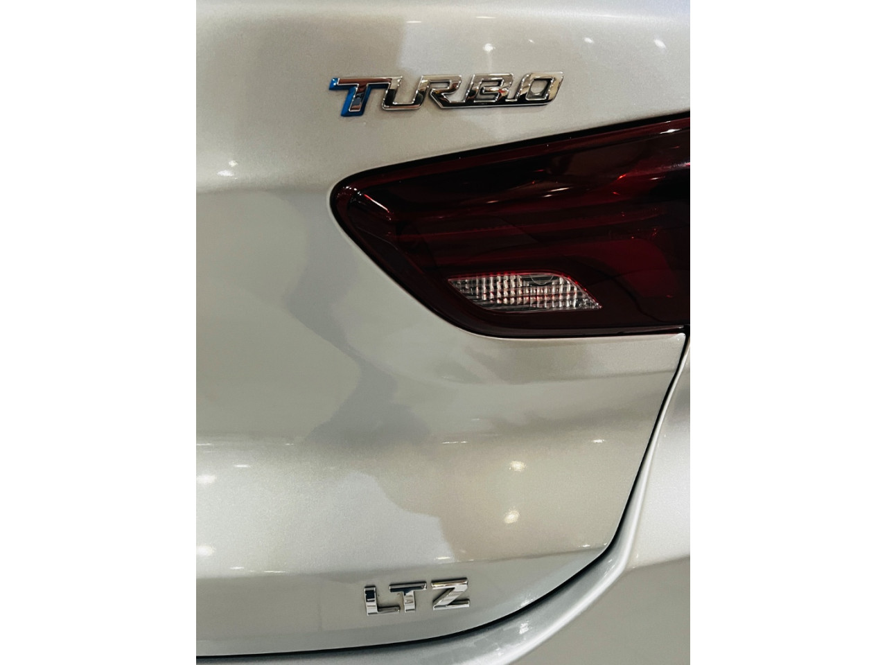 Onix Sedan 1.0 4P FLEX LTZ PLUS TURBO AUTOMÁTICO