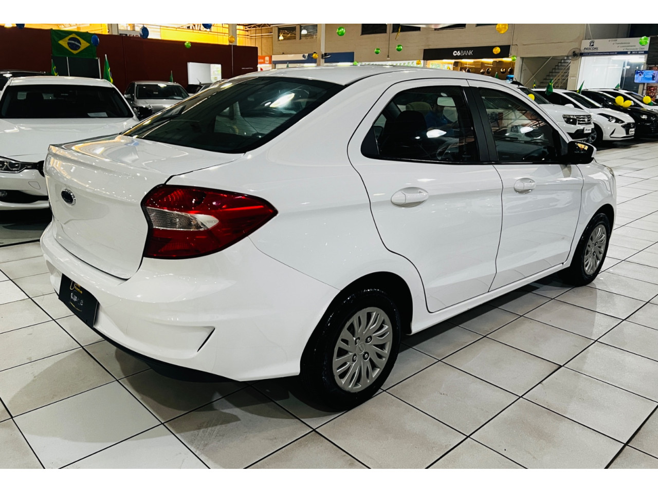 Ka + Sedan 1.0 12V 4P TI-VCT SE FLEX