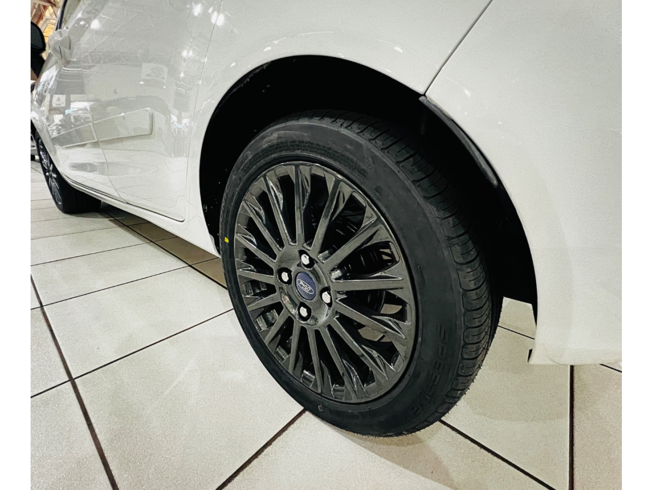 Fiesta Hatch 1.6 16V 4P FLEX TITANIUM POWERSHIFT AUTOMÁTICO
