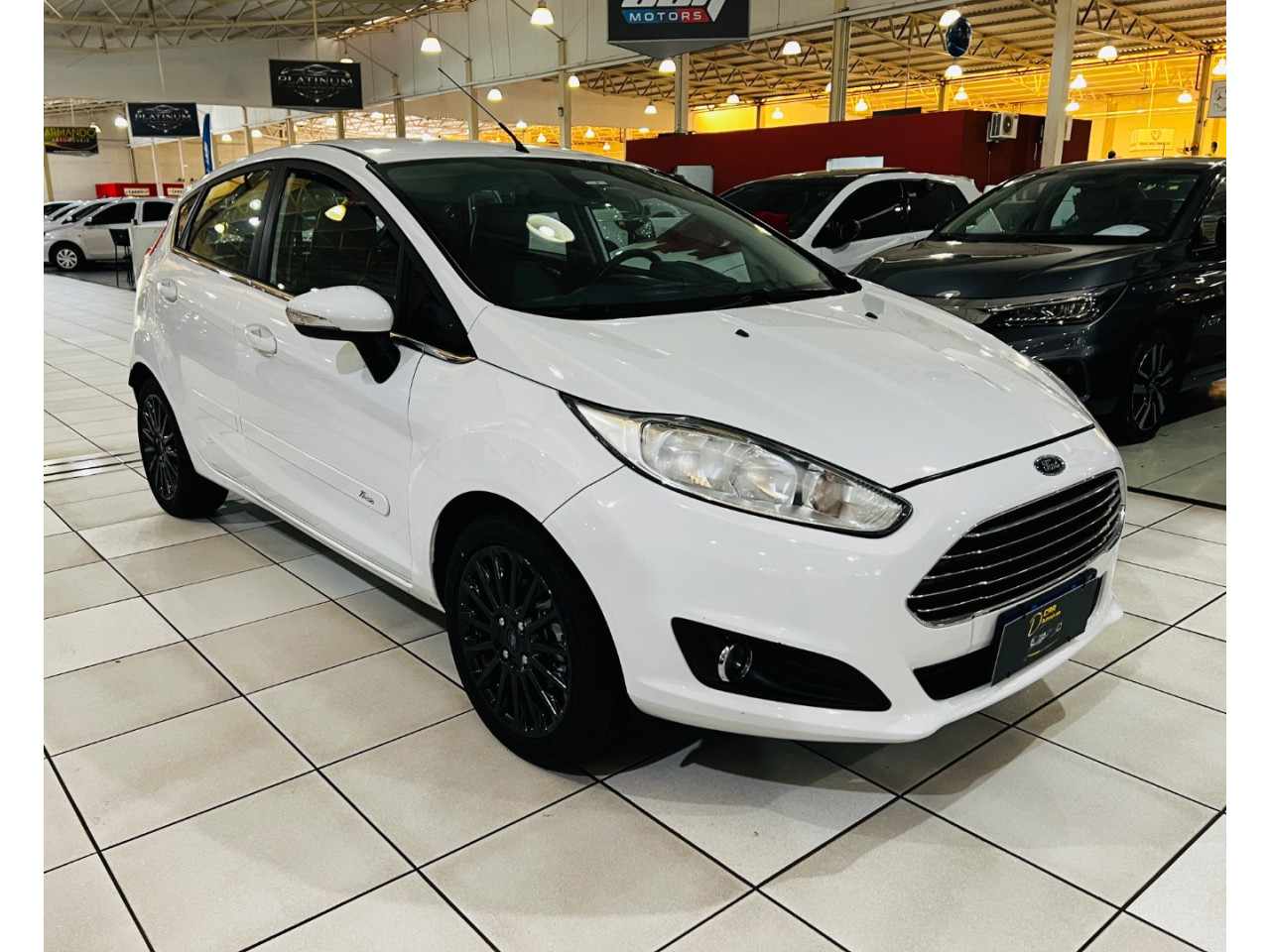 Fiesta Hatch 1.6 16V 4P FLEX TITANIUM POWERSHIFT AUTOMÁTICO