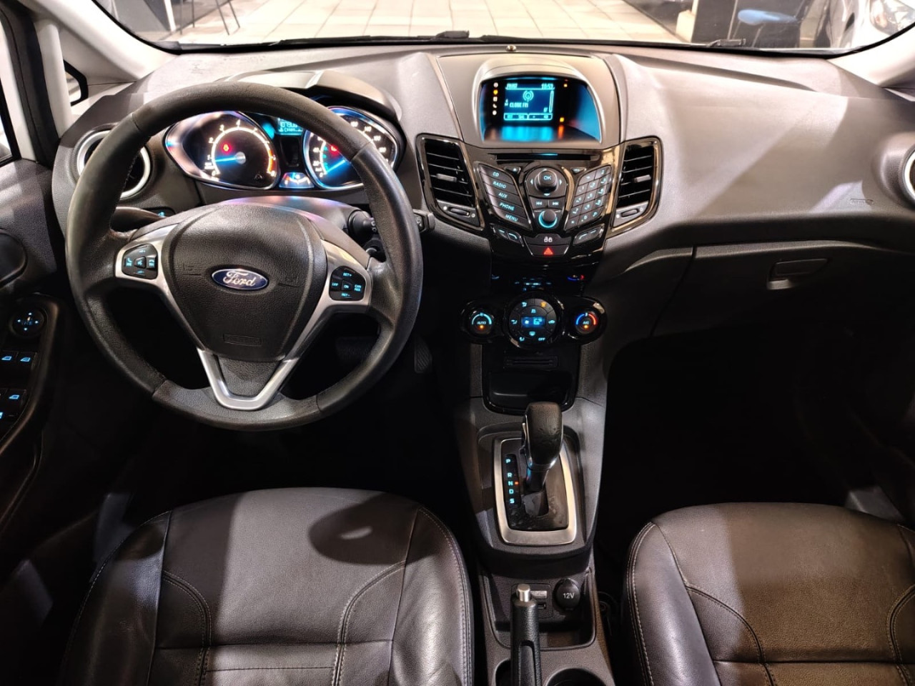 Fiesta Hatch 1.6 16V 4P FLEX TITANIUM POWERSHIFT AUTOMÁTICO