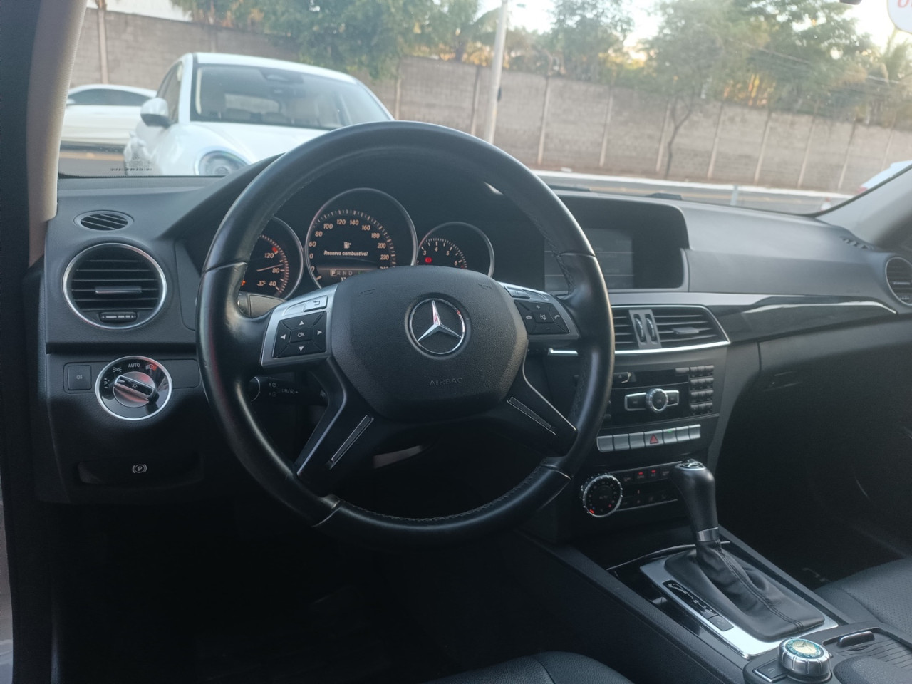 MERCEDES-BENZ C 180 1.6 16V 4P CGI FLEX TURBO AUTOMÁTICO