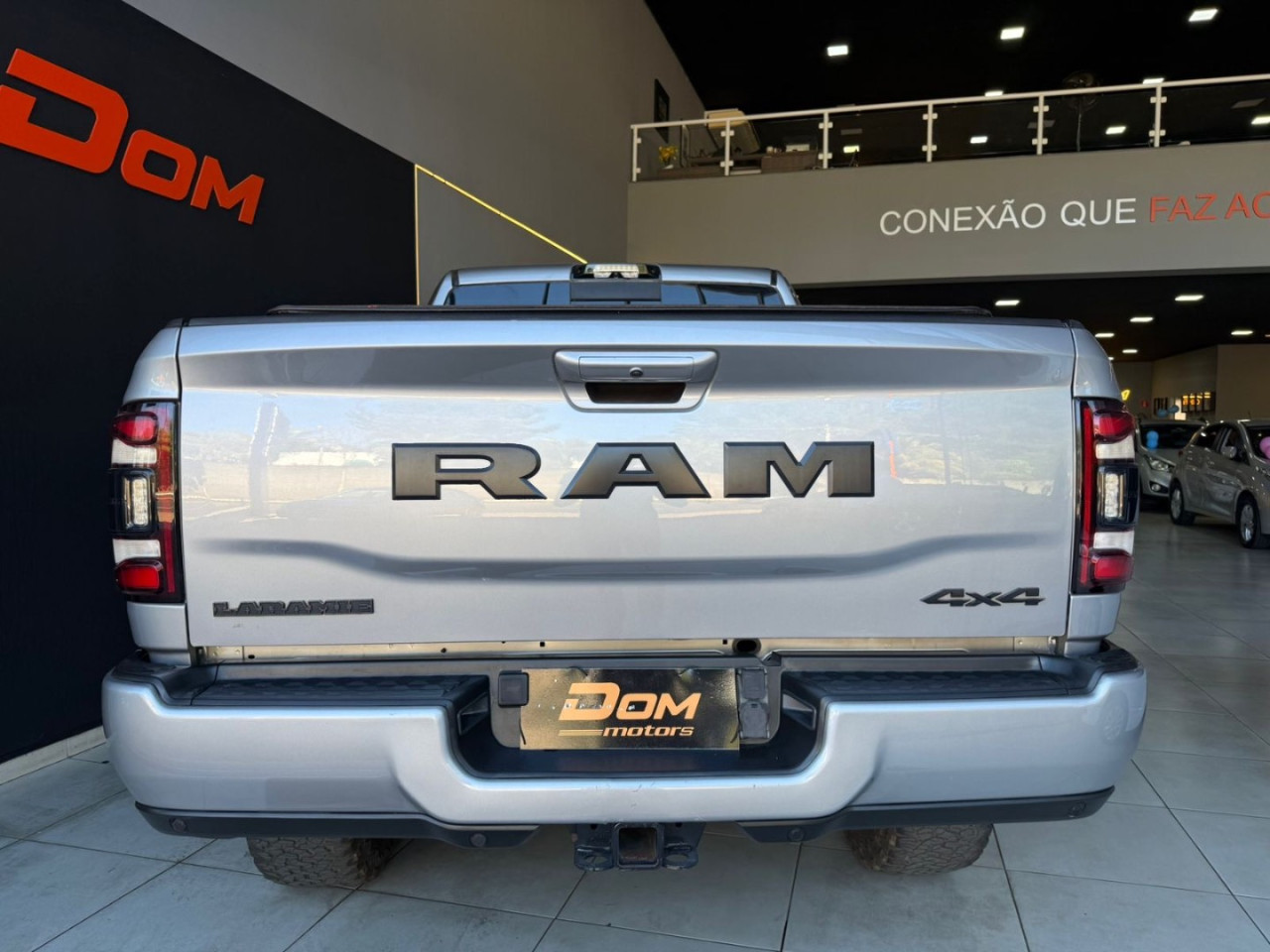 2500 6.7 I6 24V SLT CABINE DUPLA TURBO DIESEL LARAMIE 4X4 AUTOMÁTICO