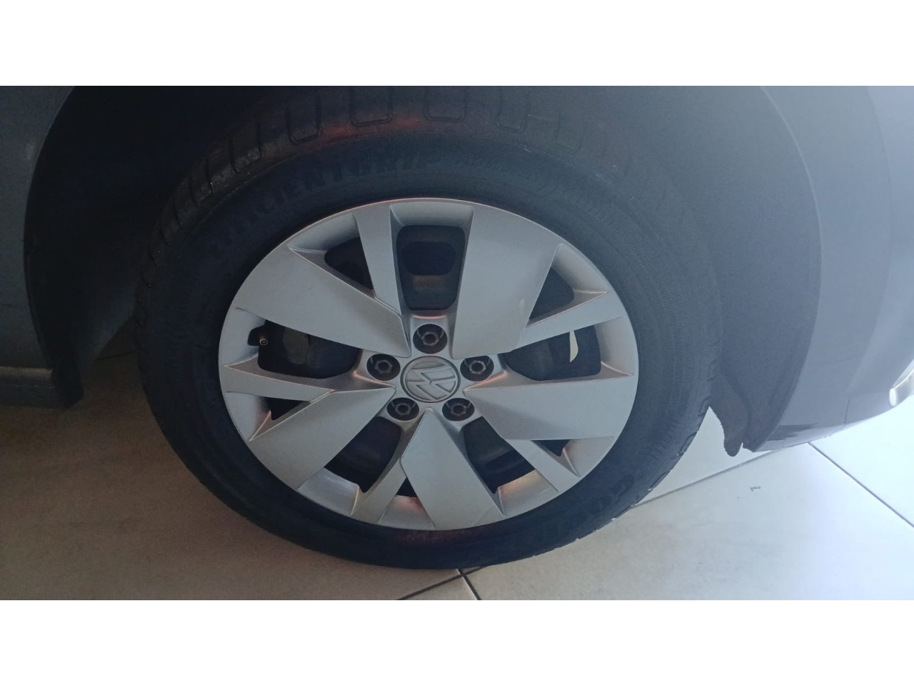 Polo Hatch 1.0 4P MPI