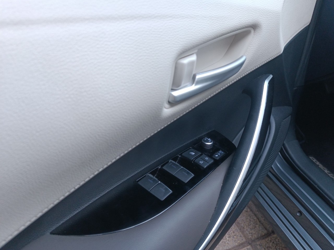 Corolla 1.8 16V 4P FLEX HÍBRIDO ALTIS A PREMIUM AUTOMÁTICO CVT
