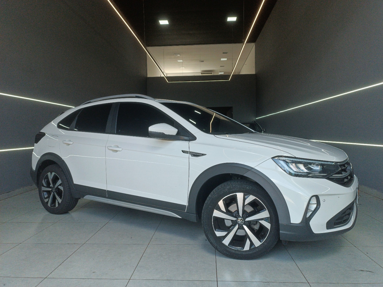 Nivus 1.0 4P FLEX 200 TSI HIGHLINE TURBO AUTOMÁTICO