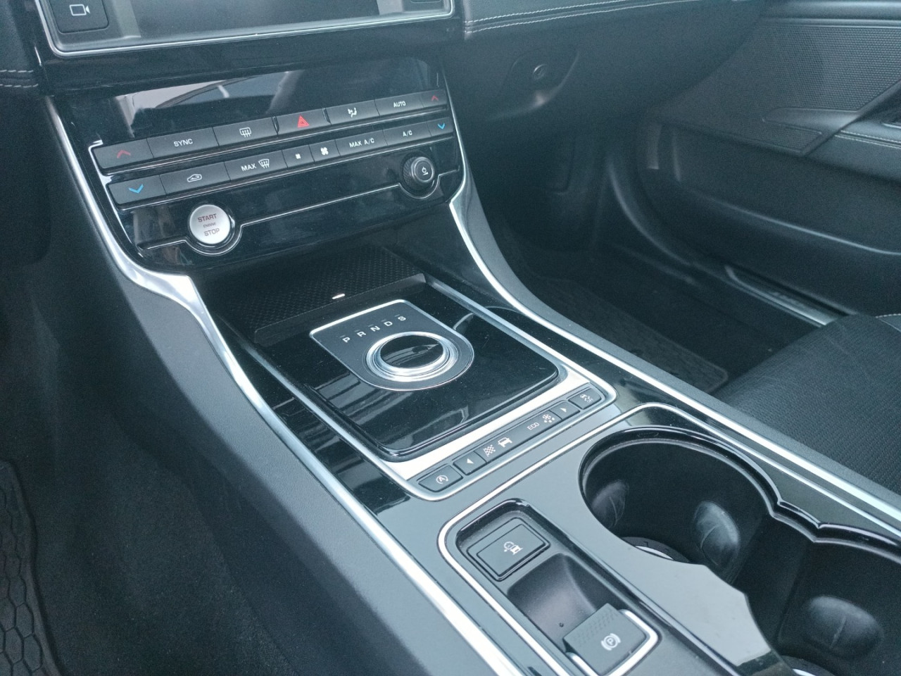 XE 2.0 16V 4P SI4 R-SPORT TURBO AUTOMÁTICO