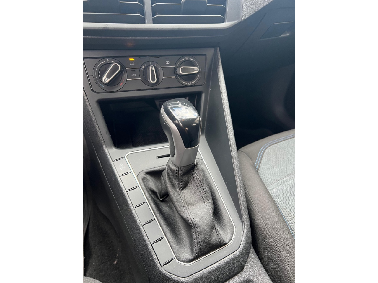 VOLKSWAGEN Nivus 1.0 4P FLEX 200 TSI COMFORTLINE TURBO AUTOMÁTICO