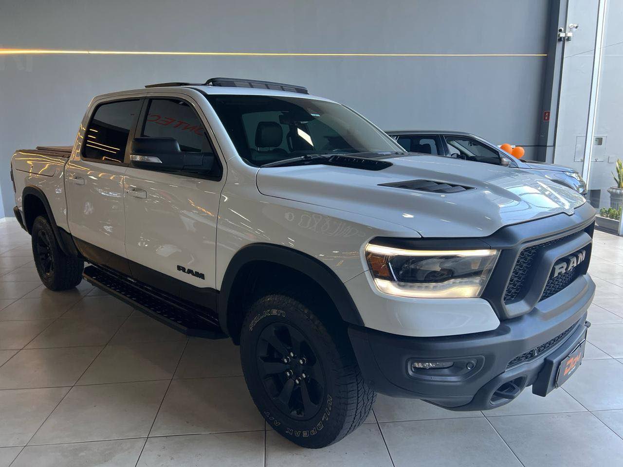 1500 5.7 V8 REBEL CABINE DUPLA 4X4 AUTOMÁTICO