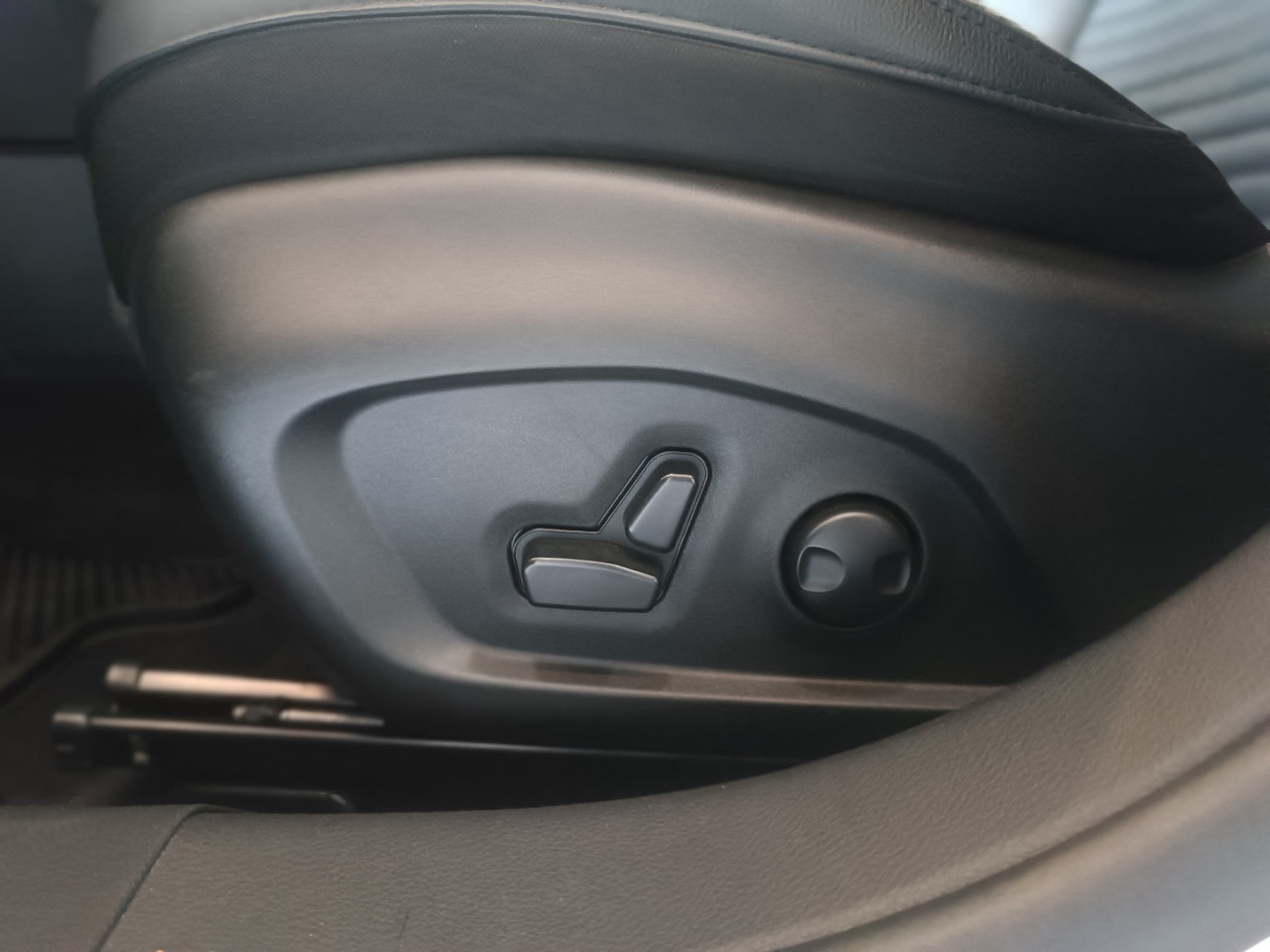 JEEP Commander 2.0 16V 4P TD380 LIMITED TURBO DIESEL AUTOMÁTICO