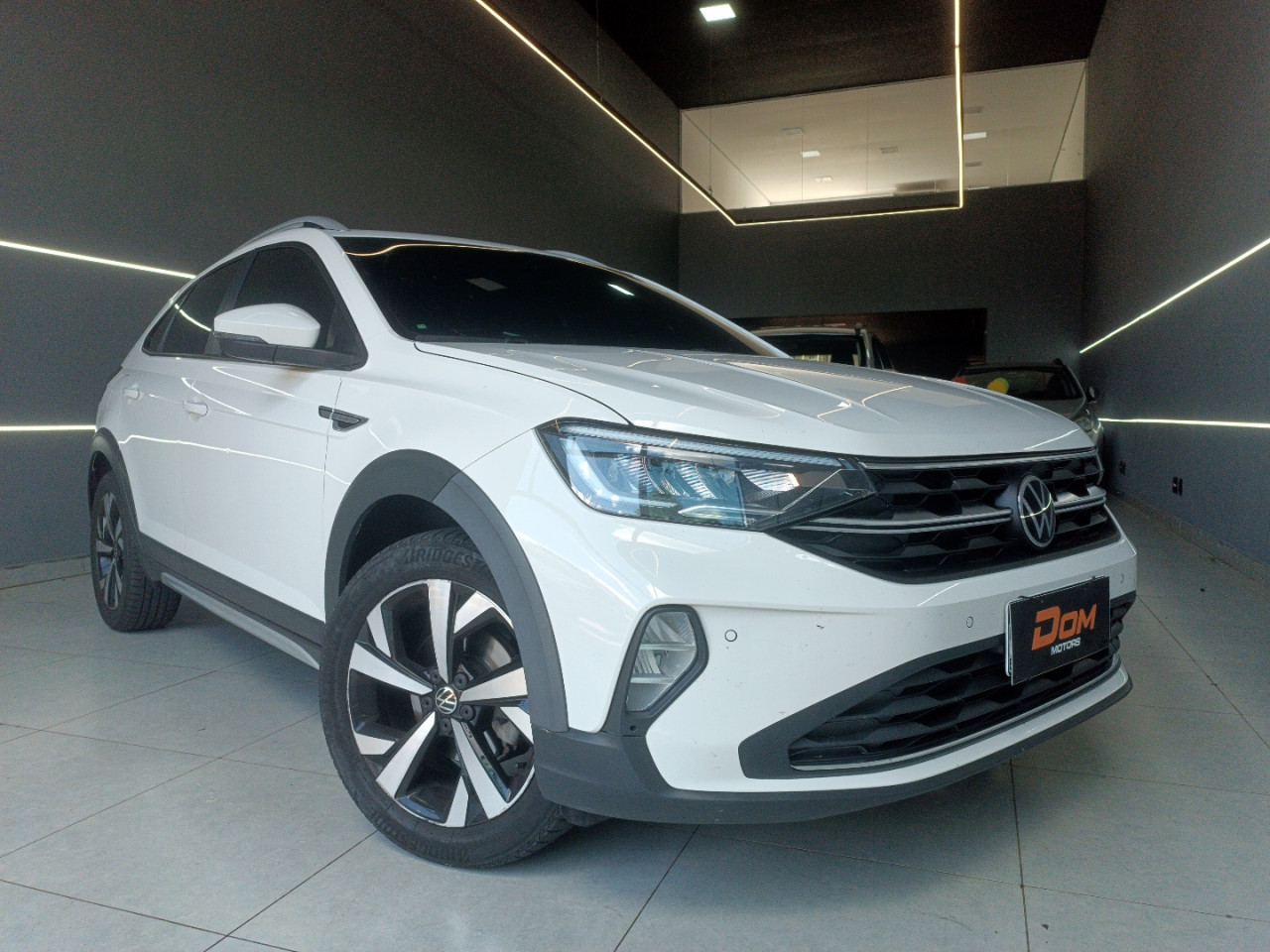 VOLKSWAGEN Nivus 1.0 4P FLEX 200 TSI HIGHLINE TURBO AUTOMÁTICO