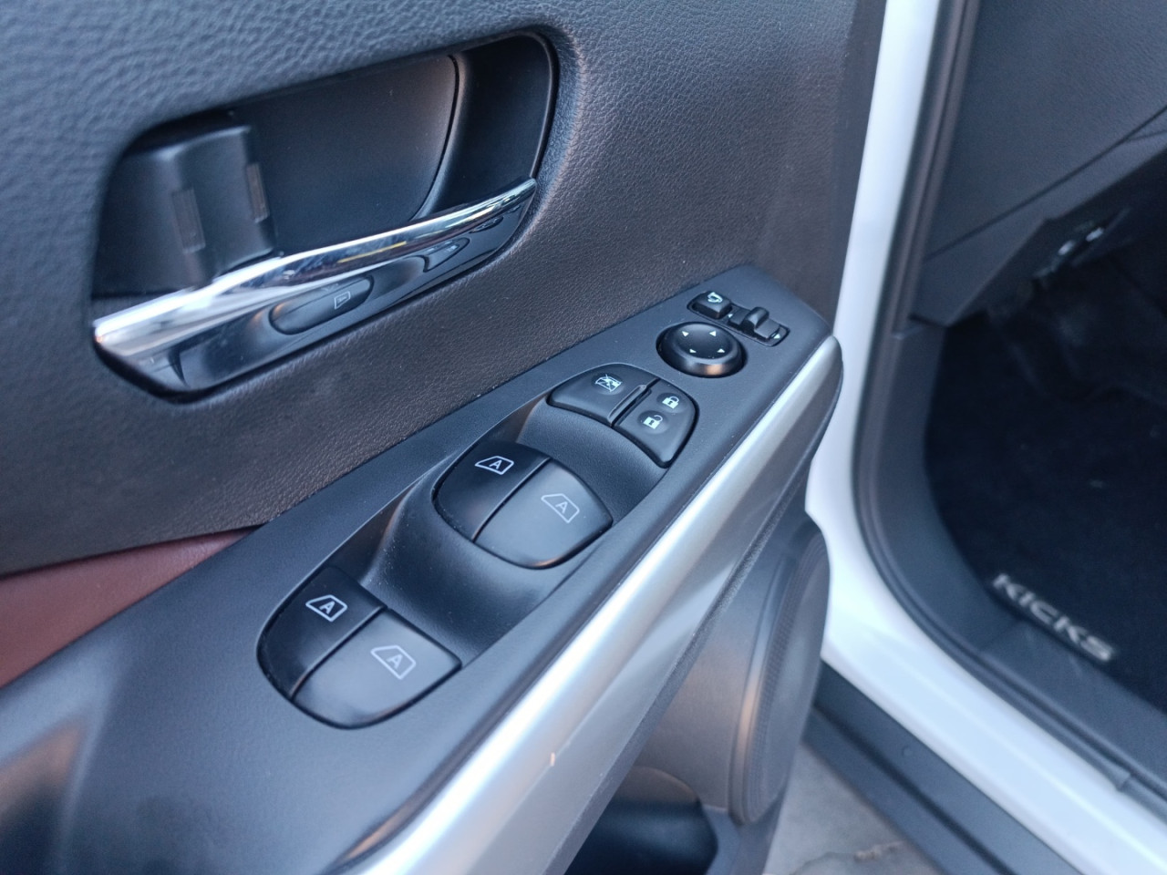 Kicks 1.6 16V 4P FLEXSTART EXCLUSIVE XTRONIC AUTOMÁTICO CVT