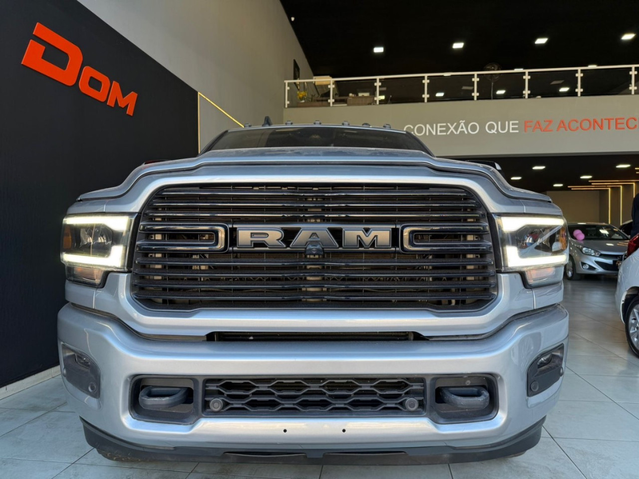 2500 6.7 I6 24V SLT CABINE DUPLA TURBO DIESEL LARAMIE 4X4 AUTOMÁTICO