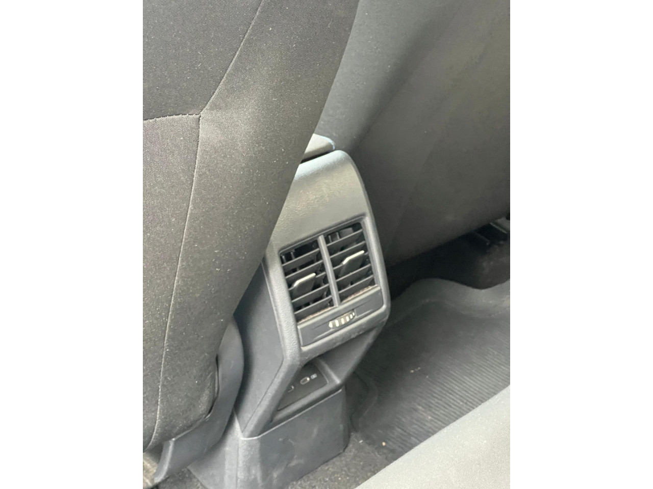 VOLKSWAGEN Nivus 1.0 4P FLEX 200 TSI COMFORTLINE TURBO AUTOMÁTICO