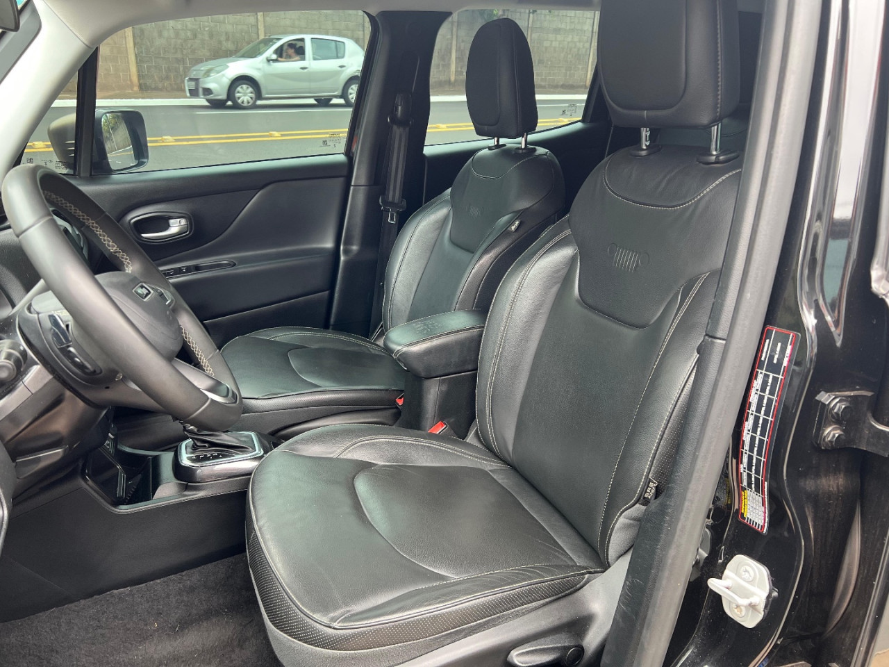 JEEP Renegade 1.3 16V 4P FLEX T270 LONGITUDE TURBO AUTOMÁTICO