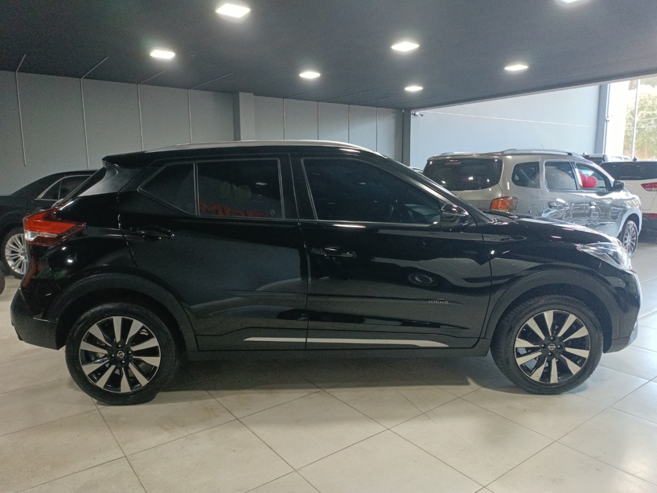 Kicks 1.6 16V 4P FLEX SV X-TRONIC AUTOMÁTICO CVT