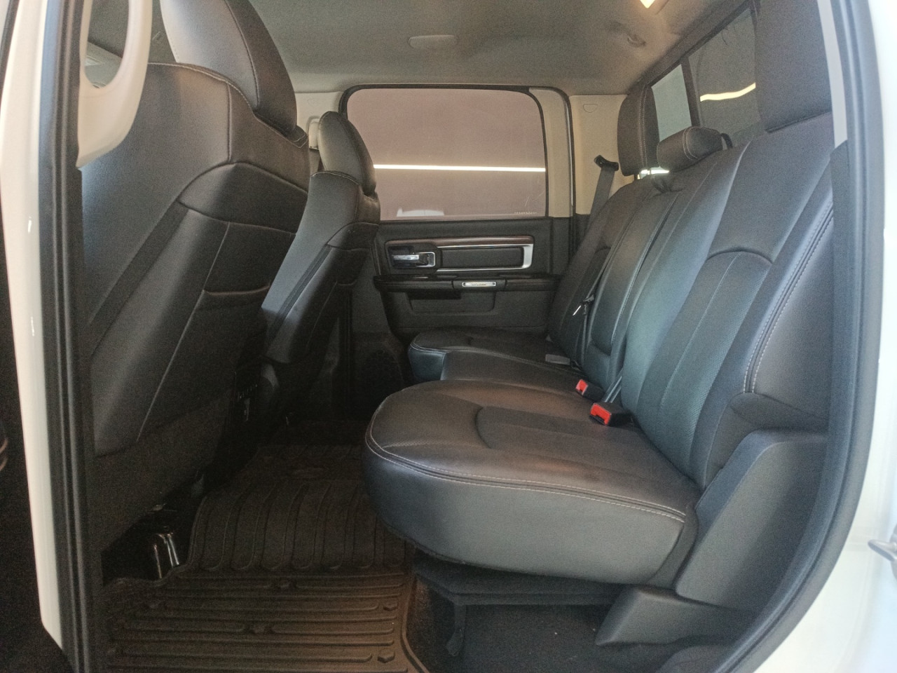 Classic 5.7 V8 32V 4P HEMI LARAMIE AUTOMÁTICO